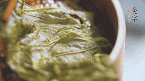 出鍋后撒上蔥花就可以啦。