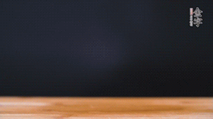 老豆腐切小塊。