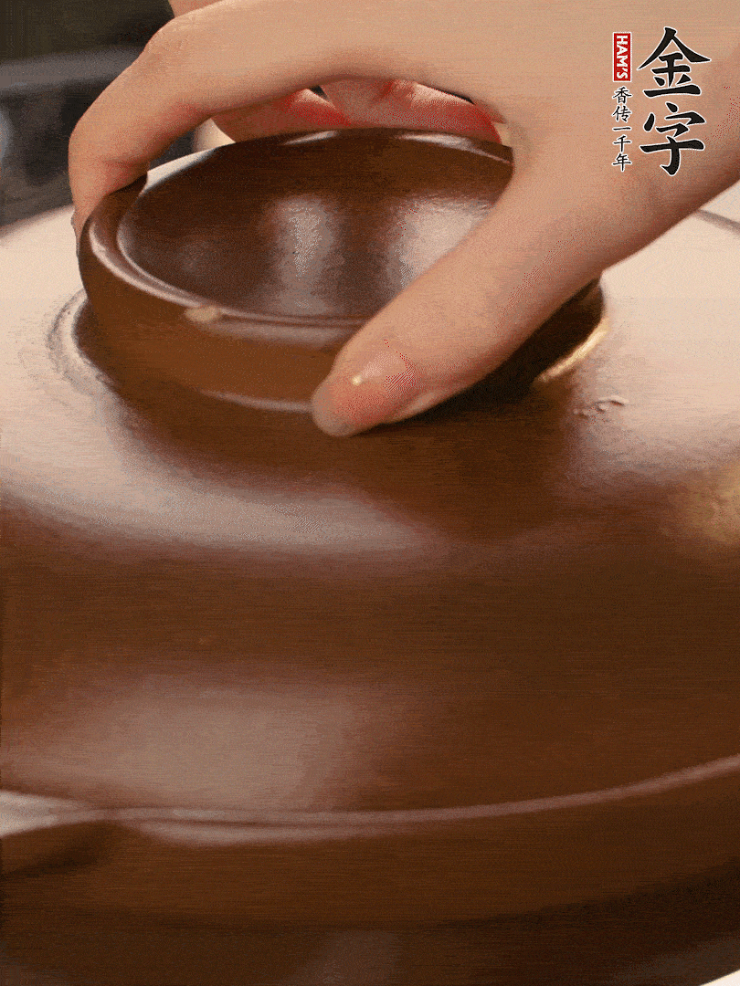 再下日本豆腐煮3分鐘。