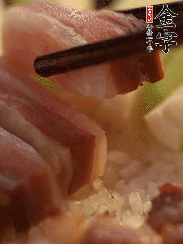 轉(zhuǎn)小火，繼續(xù)蓋蓋子燜2-3分鐘。