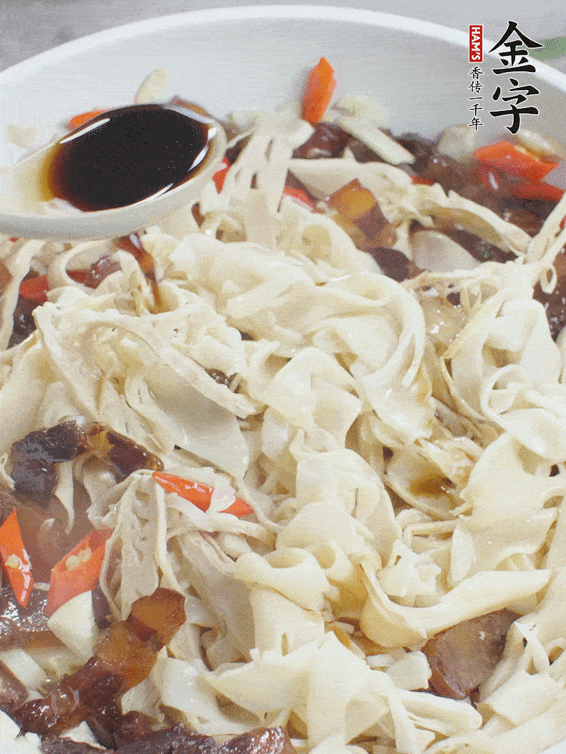 下糯米筍，淋一點(diǎn)生抽、蠔油調(diào)味。