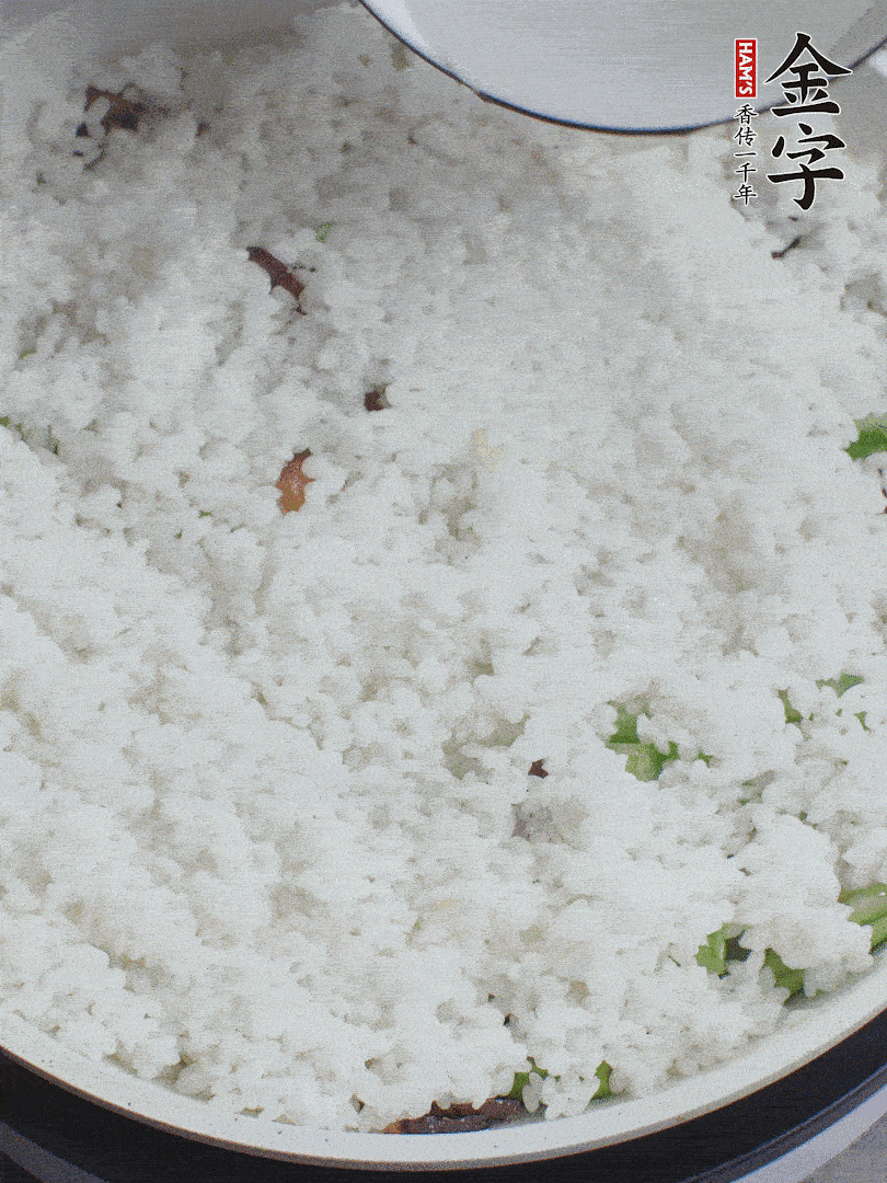 放一碗水，蓋蓋燜煮。