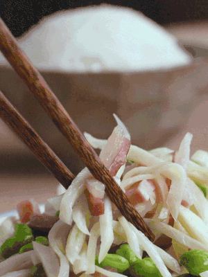 加一點(diǎn)清水炒至斷生。