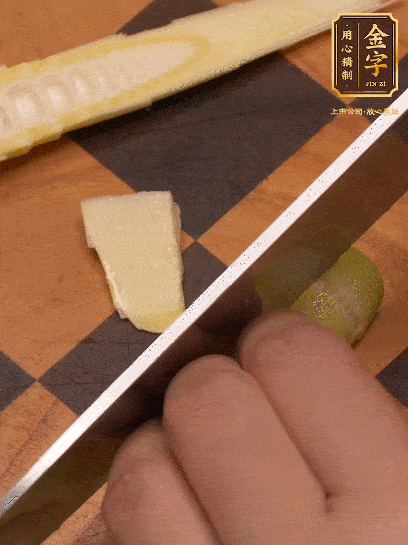 雷筍，剝?nèi)ネ鈿?，切成?>
					</div>
					<span>步驟 3/7</span>
					<p>雷筍，剝?nèi)ネ鈿?，切成?/p>
				</li><li>
					<div   id=