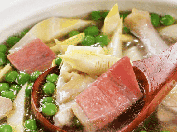 最后撒上豌豆燜2分鐘